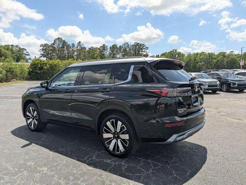 Black Diamond/Alloy Silver Roof 2025 Mitsubishi Outlander SEL 2.5 S-AWC