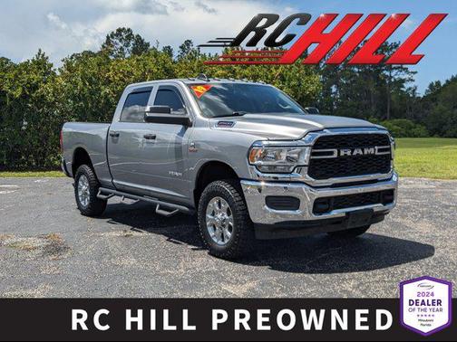2019 RAM 2500 Tradesman Crew Cab 4x4 6'4' Box