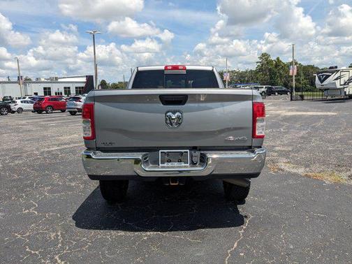 2019 RAM 2500 Tradesman Crew Cab 4x4 6'4' Box