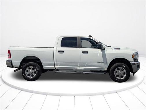 2023 RAM 2500 Big Horn Crew Cab 4x4 6'4' Box