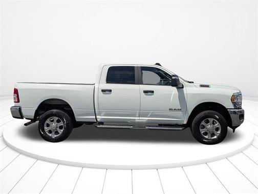 2023 RAM 2500 Big Horn Crew Cab 4x4 6'4' Box