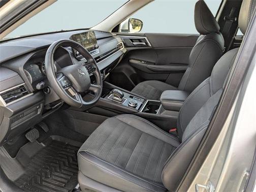 2023 Mitsubishi Outlander SE 2.5 2WD