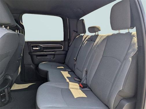 2024 RAM 3500 Big Horn Crew Cab 4x4 8' Box