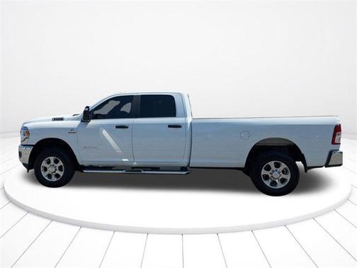 2024 RAM 3500 Big Horn Crew Cab 4x4 8' Box