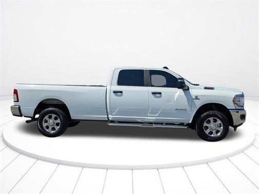 2024 RAM 3500 Big Horn Crew Cab 4x4 8' Box