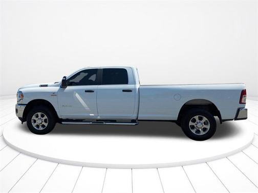 2024 RAM 3500 Big Horn Crew Cab 4x4 8' Box
