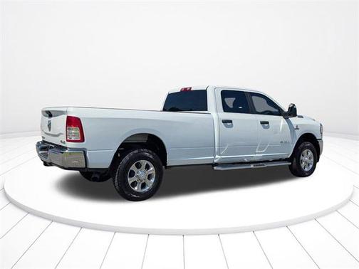 2024 RAM 3500 Big Horn Crew Cab 4x4 8' Box