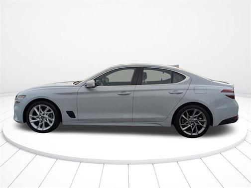 2022 Genesis G70 2.0T RWD