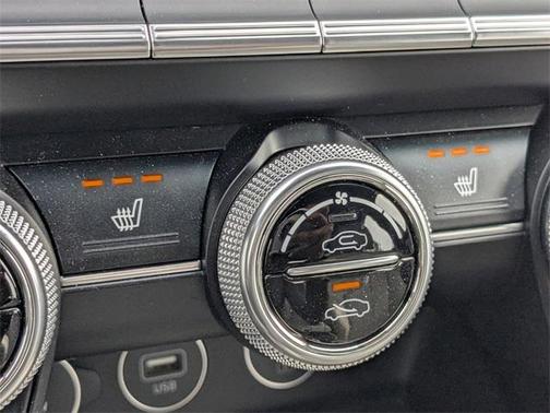 2022 Genesis G70 2.0T RWD