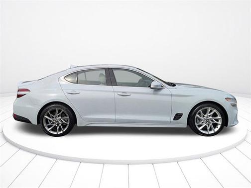 2022 Genesis G70 2.0T RWD