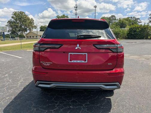 Red Diamond 2025 Mitsubishi Outlander SEL 2.5 2WD