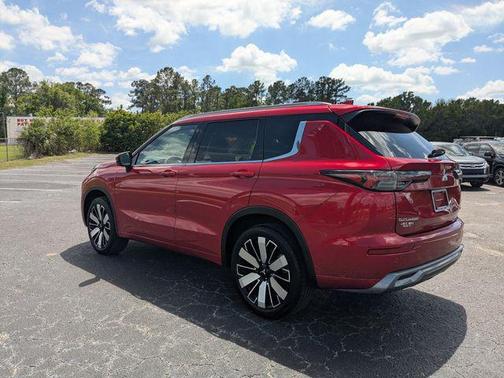 Red Diamond 2025 Mitsubishi Outlander SEL 2.5 2WD