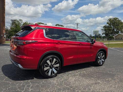 Red Diamond 2025 Mitsubishi Outlander SEL 2.5 2WD