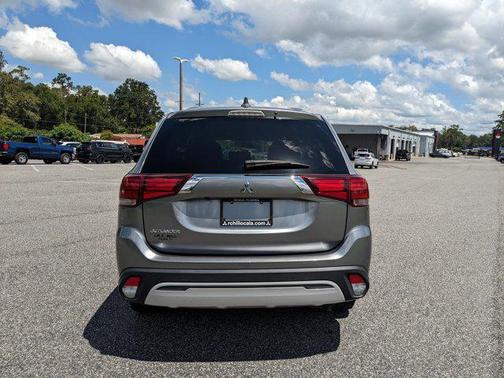 2020 Mitsubishi Outlander ES
