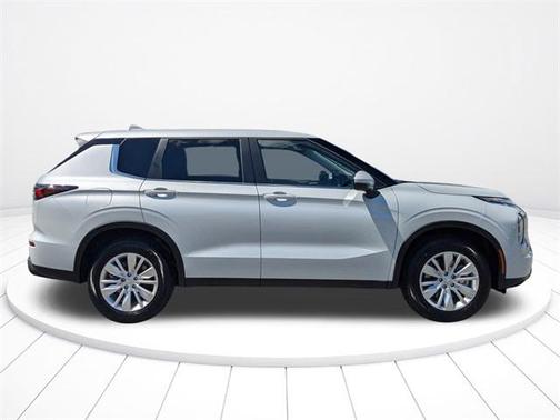 2025 Mitsubishi Outlander ES 2.5 2WD