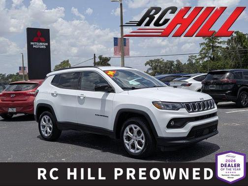 Bright White Clearcoat 2024 Jeep Compass Latitude