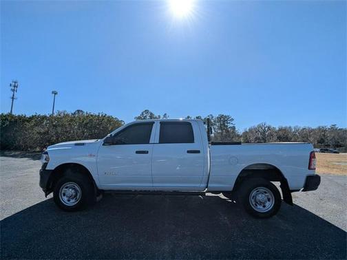 2019 RAM 2500 Tradesman Crew Cab 4x4 6'4' Box