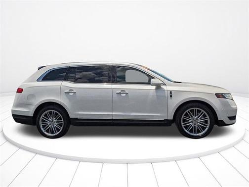 2019 Lincoln MKT Standard