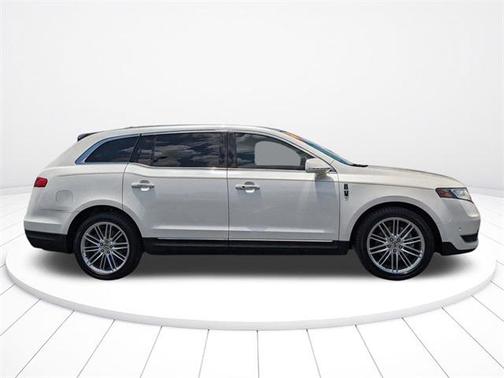 2019 Lincoln MKT Standard