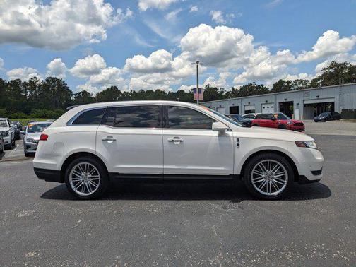 2019 Lincoln MKT Standard