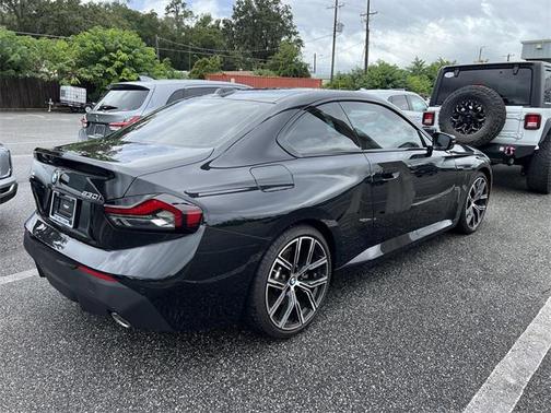 2023 BMW 230 i