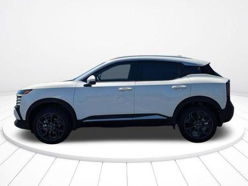 Aspen White Tricoat 2025 Nissan Kicks SR