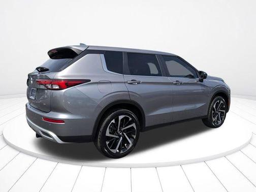 Mercury Gray Metallic 2022 Mitsubishi Outlander SE