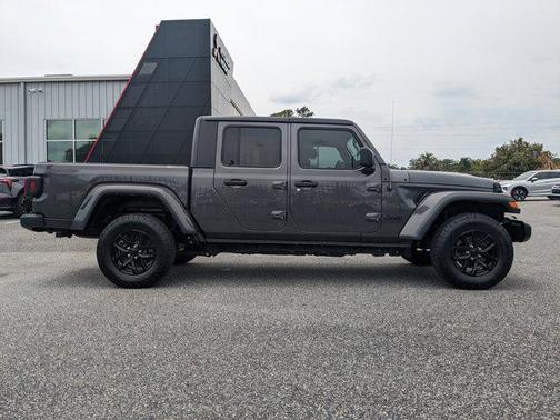 2022 Jeep Gladiator Altitude 4x4