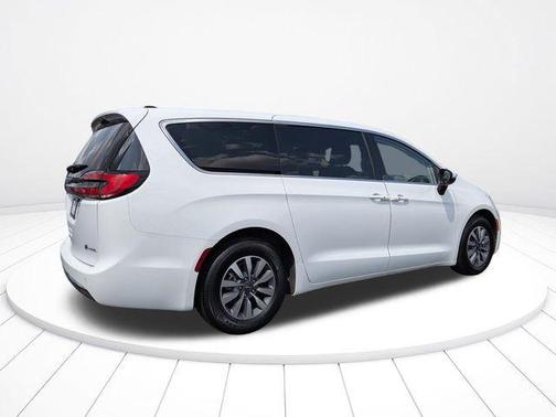 Bright White Clearcoat 2023 Chrysler Pacifica Hybrid Touring L