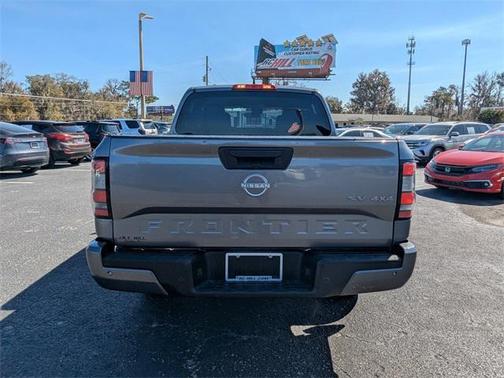 2022 Nissan Frontier SV