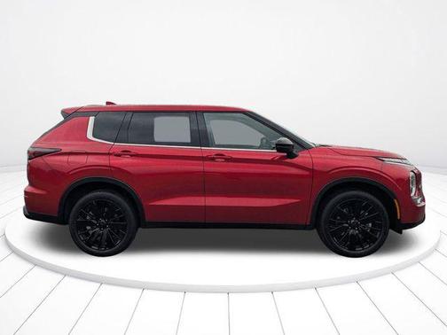 Red Diamond 2026 Mitsubishi Outlander LE