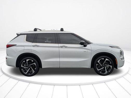 2024 Mitsubishi Outlander PHEV SEL