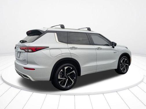 2024 Mitsubishi Outlander PHEV SEL