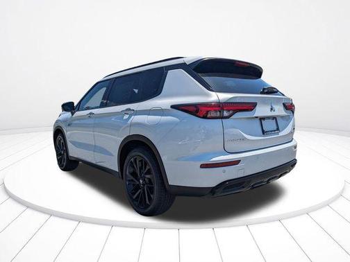 2025 Mitsubishi Outlander PHEV SEL