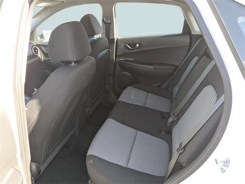 2022 Hyundai KONA SE