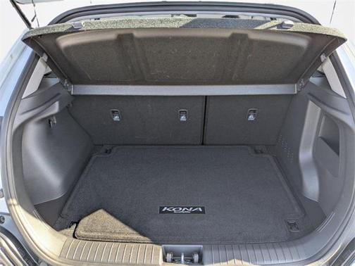 2022 Hyundai KONA SE