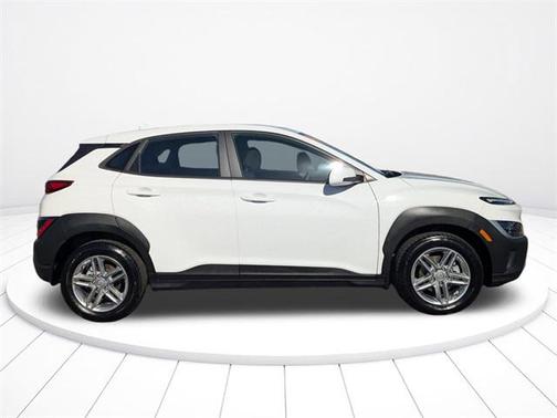 2022 Hyundai KONA SE