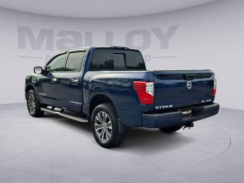 Deep Blue Pearl 2017 Nissan Titan SL