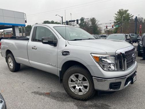 2017 Nissan Titan SV