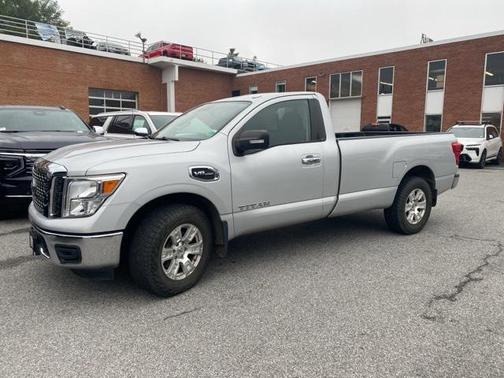 2017 Nissan Titan SV