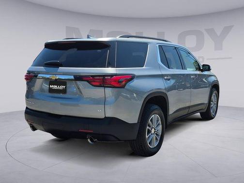 Sterling Gray Metallic 2023 Chevrolet Traverse LT Cloth