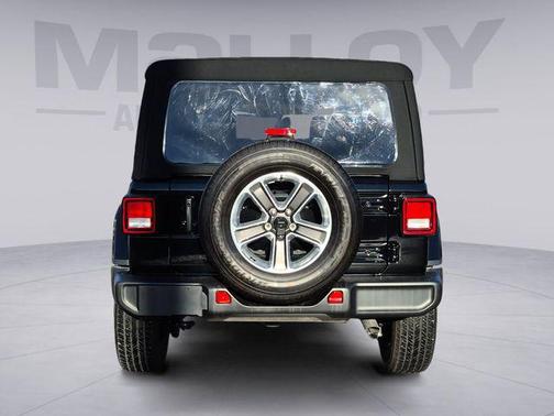 2023 Jeep Wrangler 4-Door Sahara 4x4