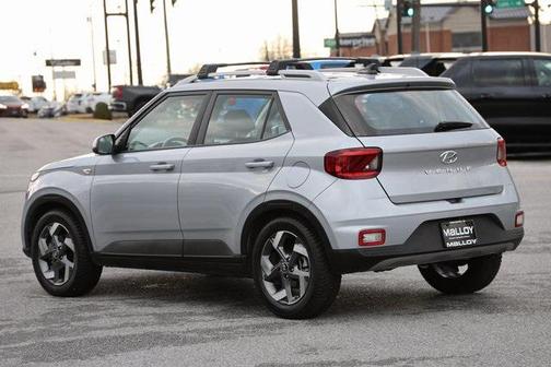 2022 Hyundai VENUE SEL