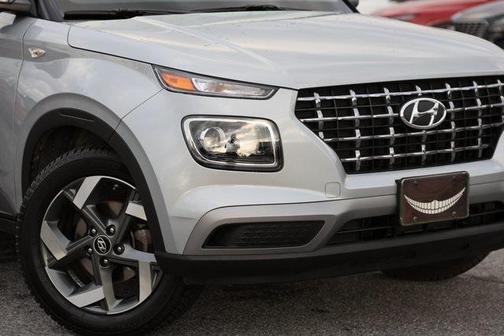 2022 Hyundai VENUE SEL