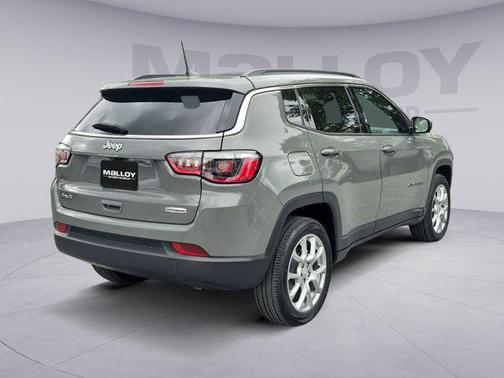 Sting-Gray Clearcoat 2024 Jeep Compass Latitude Lux