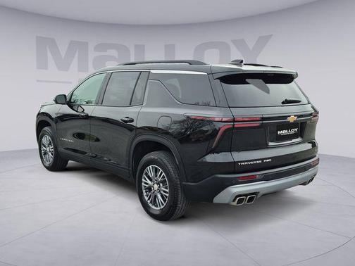 Black Metallic 2026 Chevrolet Traverse LT