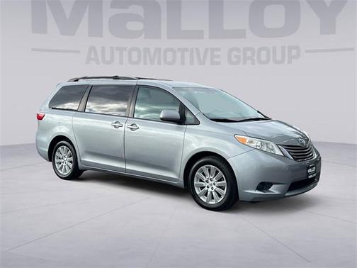 2015 Toyota Sienna LE