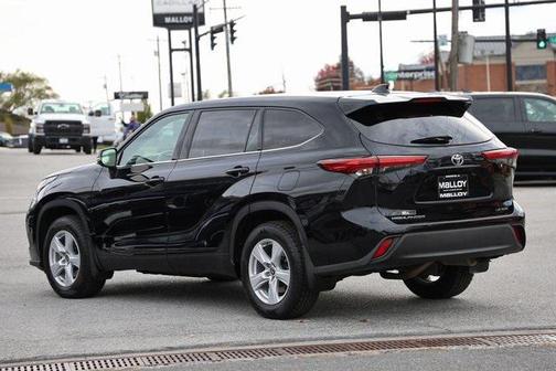 2021 Toyota Highlander LE