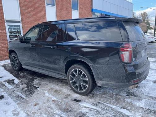 2023 Chevrolet Suburban RST