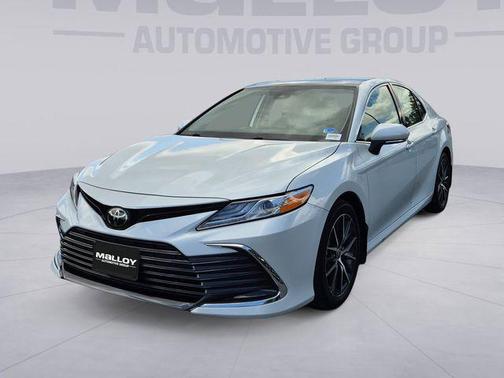 Pearl 2024 Toyota Camry XLE